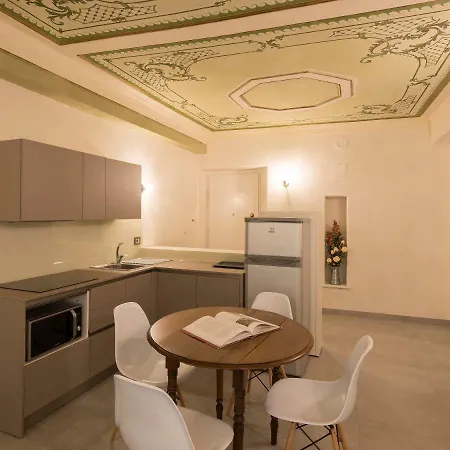 Апартаменты Maison Croix De *